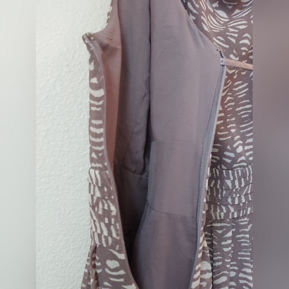 Ann Taylor Loft Petite Sleeveless  Fit Flare Dress Brown and Biege Abstract - Picture 5 of 11
